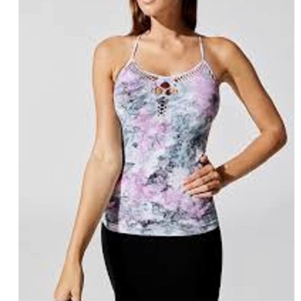 Carbon38 Seamless Workout Tank - Picture 2 of 5